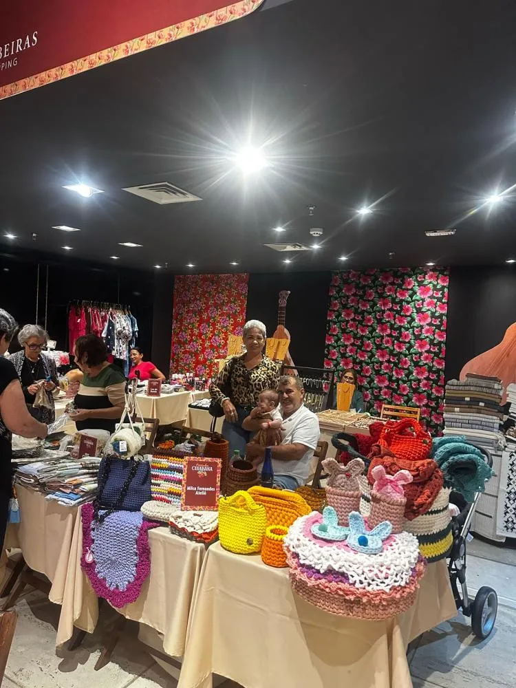 Feirinha Cuiabana celebra os 306 anos da capital com Flor Ribeirinha, mestre Alcides e oficina de pintura na terça (08)