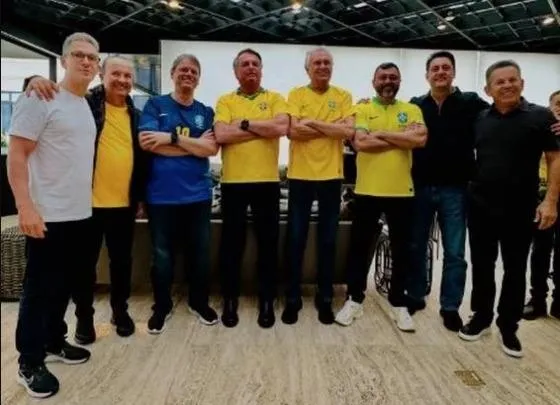 Bolsonaro reúne sete governadores antes de ato na Paulista; Mauro Mendes está entre eles O evento tem como pauta central a defesa da anistia para os presos e condenados pelos atos de 8 de janeiro de 2023.