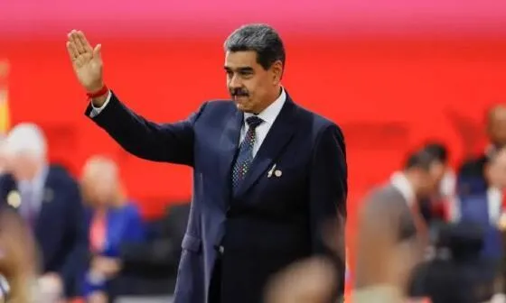 Maduro anuncia emergência econômica após tarifas de Trump Líder chavista alega “guerra comercial global” e justifica a medida como resposta às tarifas impostas por Trump; decreto permite adoção de medidas econômicas sem aval do Legislativo e aprofunda concentração de poder no país