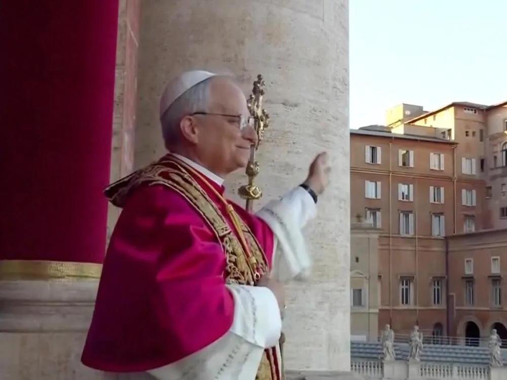 Novo papa, nova profecia: teoria sobre o Apocalipse 13 bomba nas redes sociais Inúmeras teorias começaram a surgir na web e renderam muitos comentários após a chegada de Leão XIV