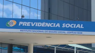 Exclusivo: CNN flagra venda de listas do INSS com dados de aposentados Público-alvo são advogados que desejam prospectar clientes que tenham pendências no órgão, como descontos indevidos a reivindicar