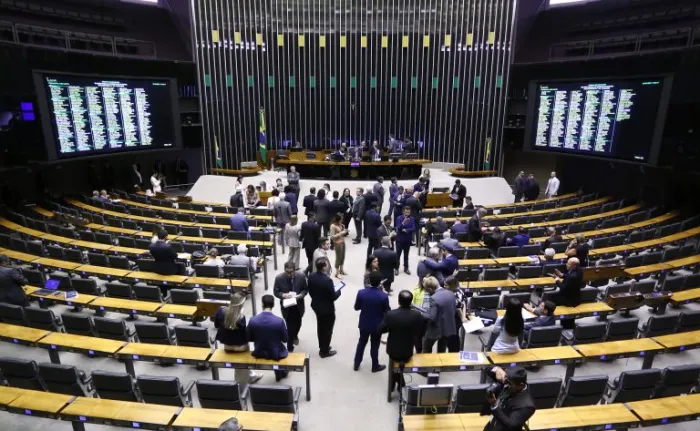 Plenário da Câmara debate reforma administrativa com especialistas nesta quarta-feira