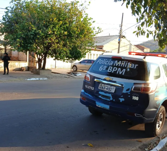 Polícia Militar atende ocorrência em que idoso foi atacado por cão da raça pitbull em Corumbá