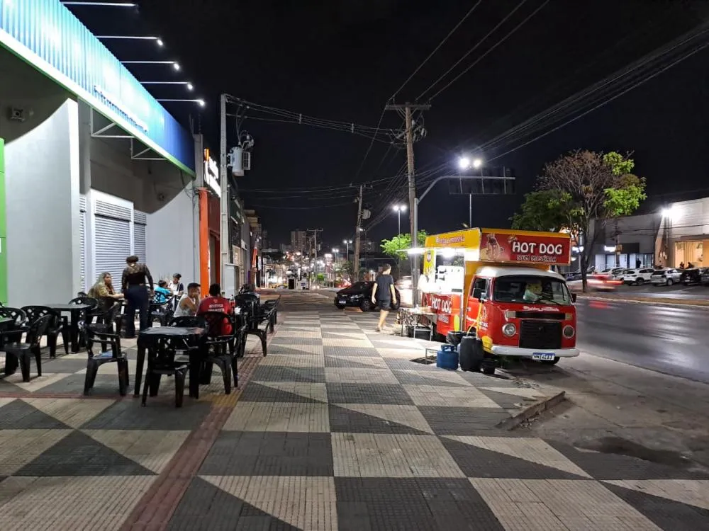 REI DO HOT-DOG SEM MISÉRIA: A HISTÓRIA DE RESILIÊNCIA E SABOR NA FERNANDO CORRÊA
