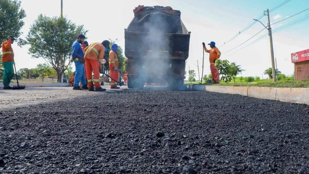 Equipes da Secretaria de Viação e Obras também realizam patrolamento em bairros e manutenção de drenagem na avenida Maranhão