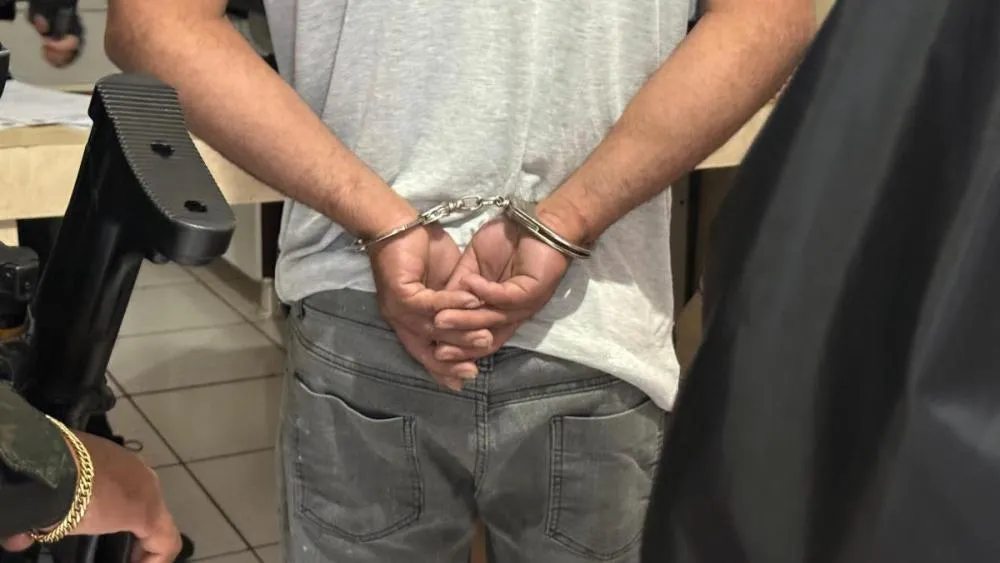 Pai embebeda filha de 15 anos e a estupra em Barra do Garças(MT)