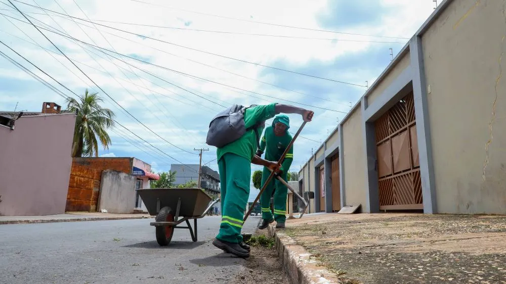 Bairros Canelas, Nova Fronteira e Marajoara recebem serviços de limpeza e de zeladoria
