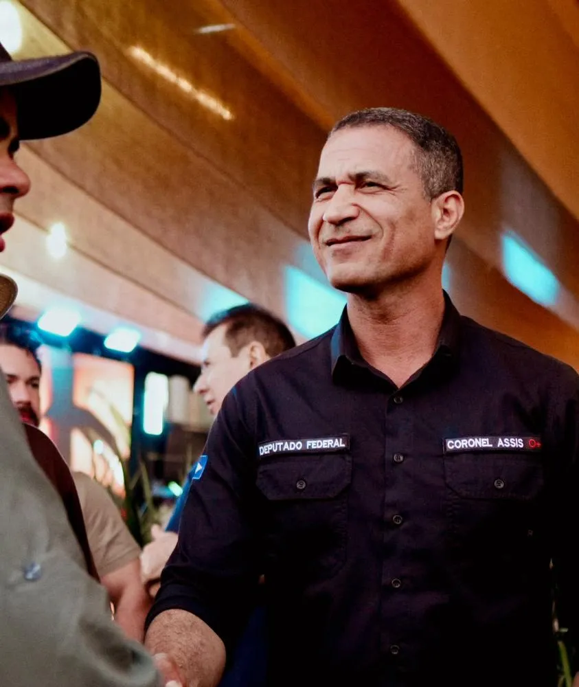  Coronel Assis inicia campanha à reeleição com ato de mobilização em Cuiabá