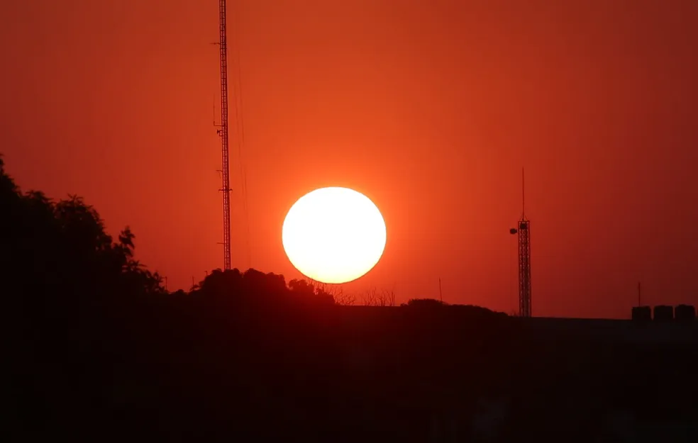 Cuiabá bate recorde de calor, diz Inmet — Foto: Fablicio Rodrigues