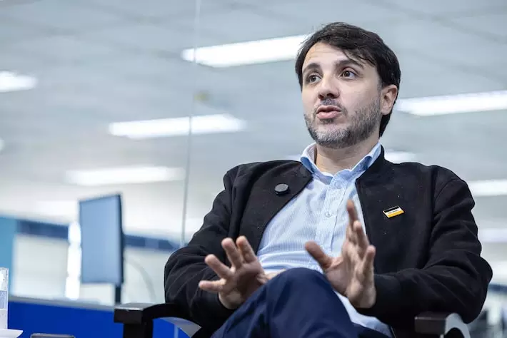 Renan Santos aposta em crescimento após decisão de Toffoli e convoca apoiadores a gravarem vídeos: 'Produzam conteúdo aos milhares' 