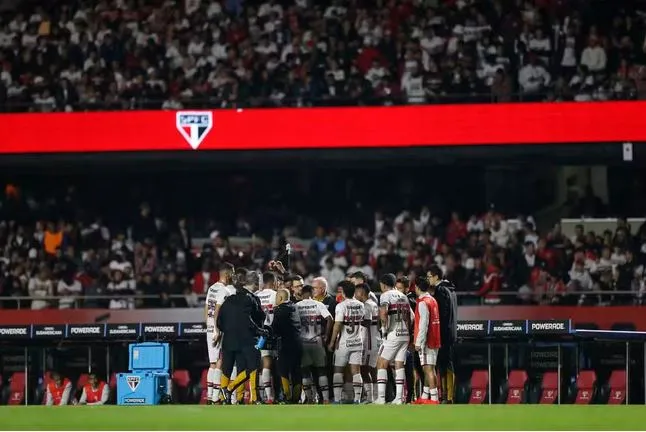 Time do São Paulo na partida contra o Boca Juniors — Foto: Rubens Chiri e Paulo Pinto/Saopaulofc.net