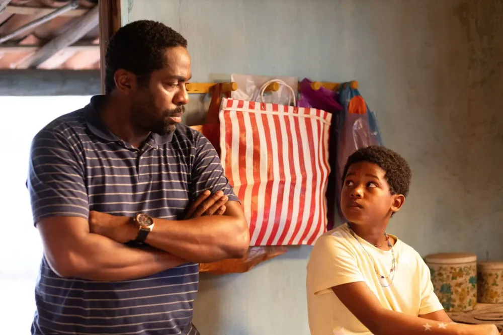 Yuri Gomes e Lázaro Ramos no filme brasileiro “Feito Pipa” • Divulgação/Jamille Queiroz