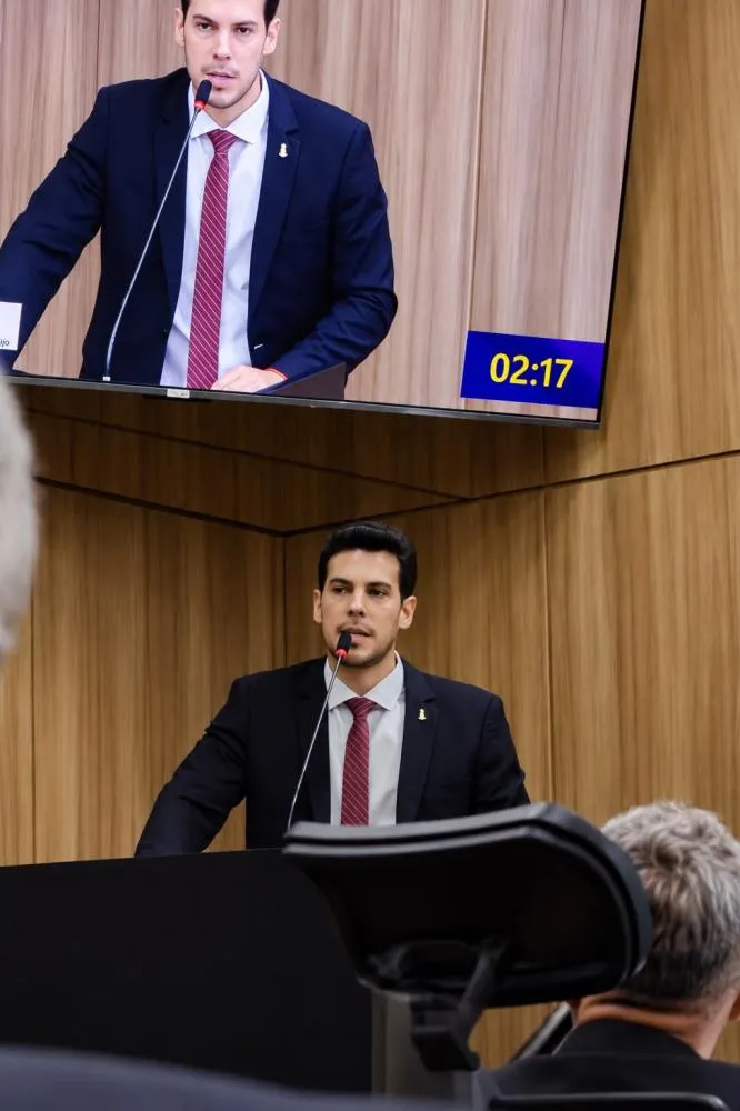 Charles da Educação defende concurso público e PCCS para servidores da Educação de VG