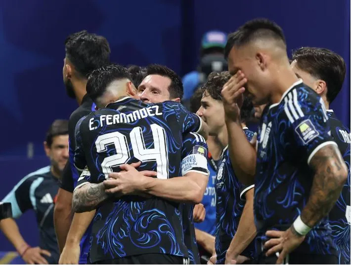 Enzo Fernández tende a ser uma das novas lideranças da Argentina sem Messi. Foto: Werther Santana/Estadão