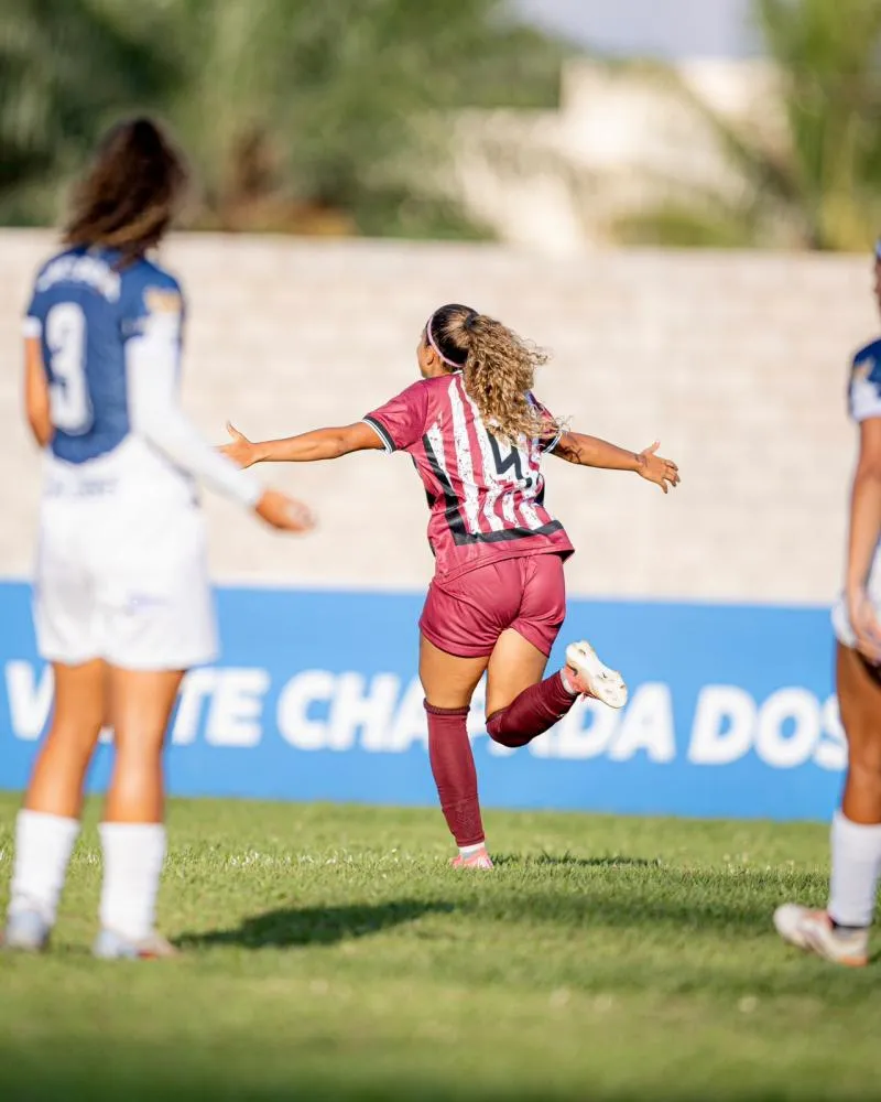 Paulistano vence o Ação com hat-trick de Carol Valle e segue na liderança do Mato-grossense Feminino