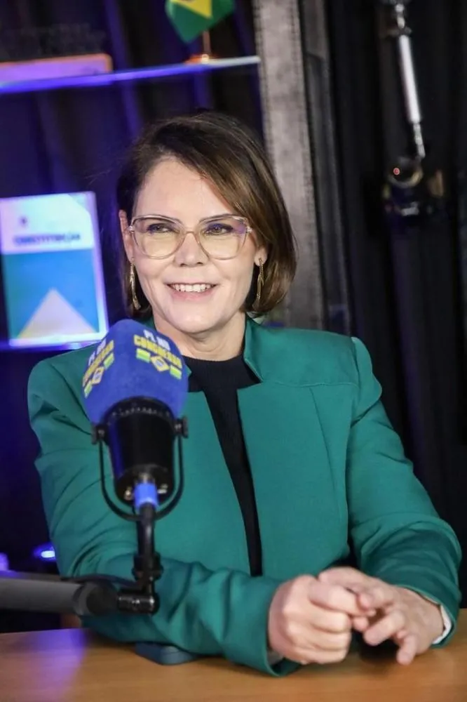 Quando uma mulher avança, a democracia também avança