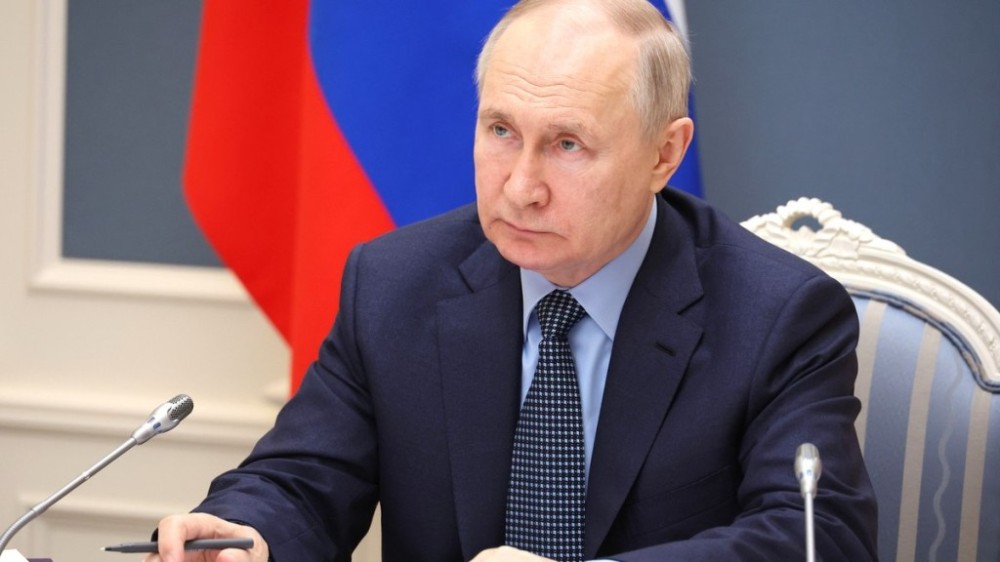 Putin afirma ter bombas de fragmentação para contra-atacar Ucrânia