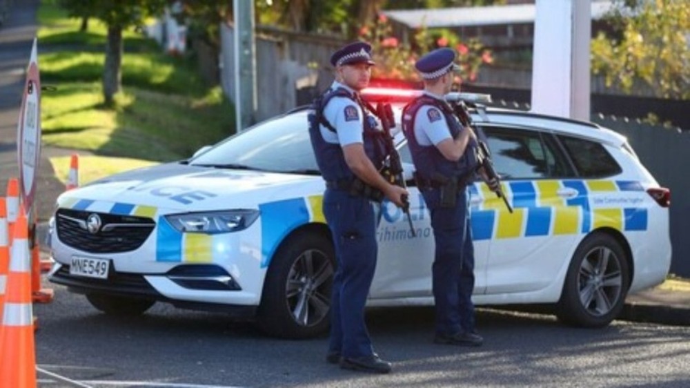 Nova Zelândia: ataque a tiros deixa três mortos em Auckland