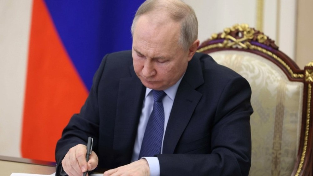 Ocidente alimenta 'chamas da guerra' ao ajudar Ucrânia, diz Putin