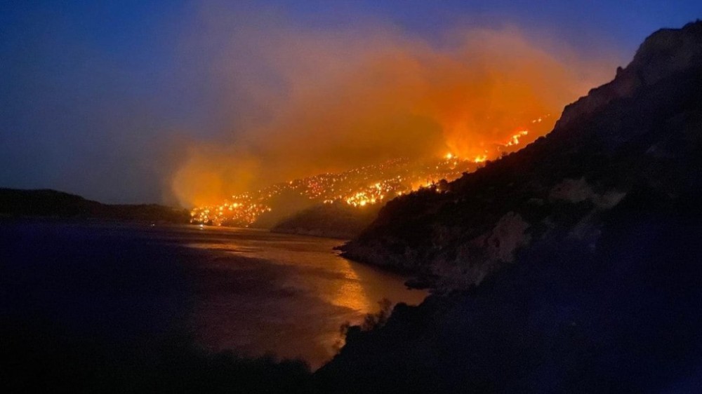 Grécia: incêndio em Ilha de Rhodes provoca evacuação de 19 mil pessoas
