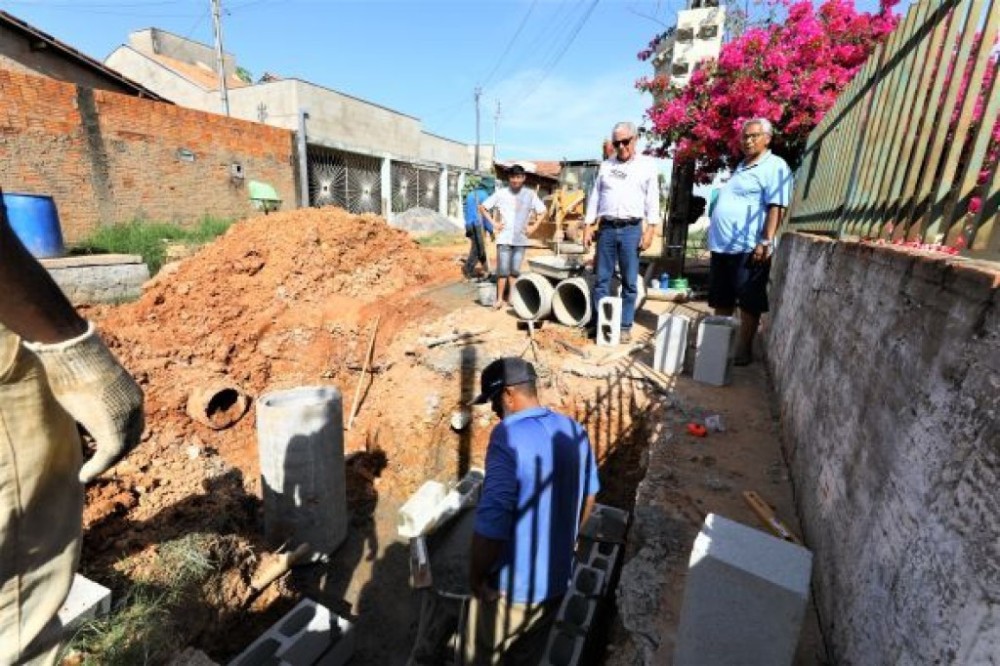 Prefeitura de Cuiabá atua na pavimentação do bairro Jardim Itapajé