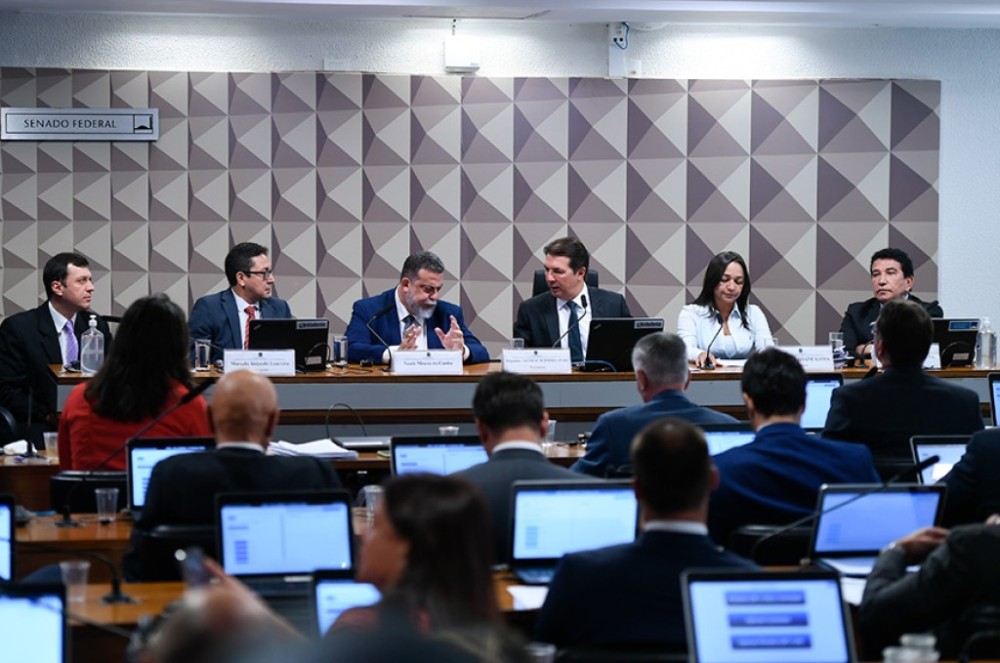 Ex-diretor da Abin diz à CPMI que GDias sabia do risco de ataques