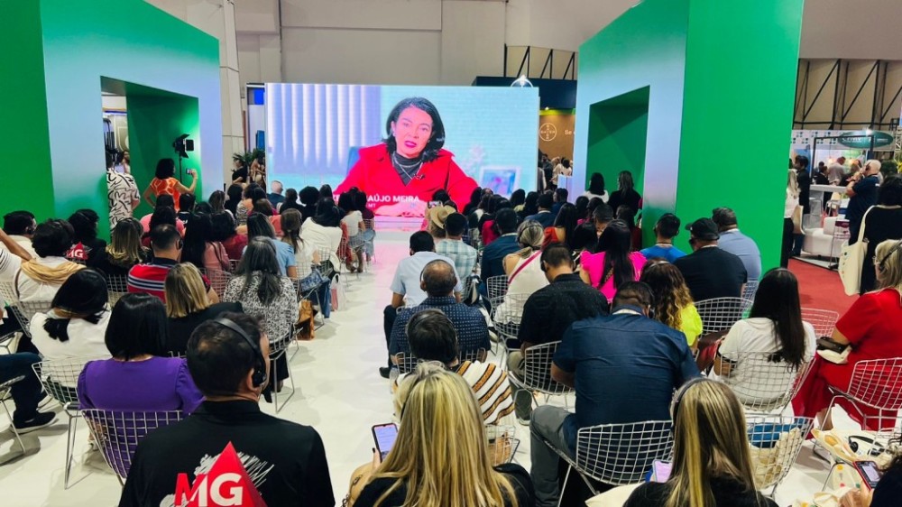 Diamantino apresenta projetos de sucesso e é destaque em congresso nacional de saúde