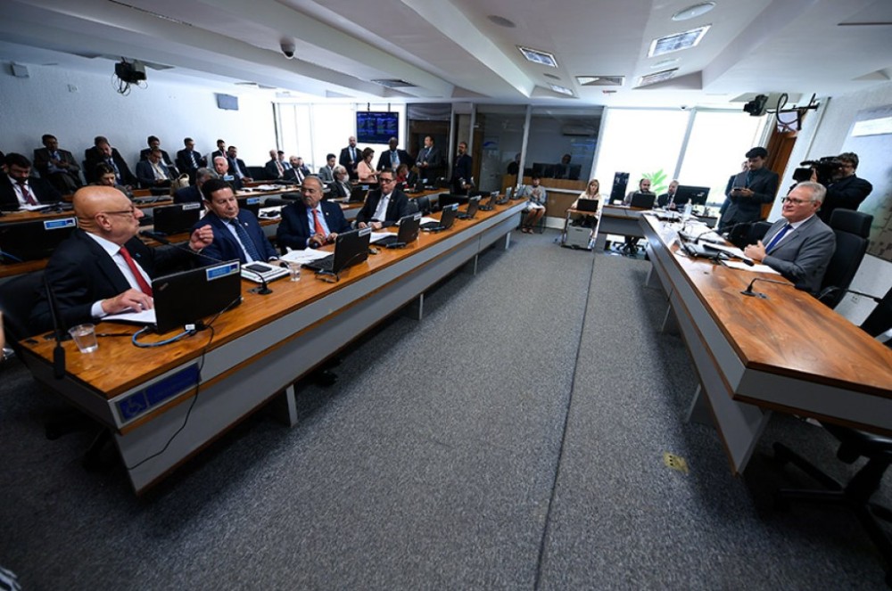CRE sabatina cinco diplomatas nesta quinta