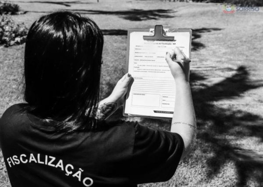 Proprietários de 63 terrenos baldios são autuados via edital