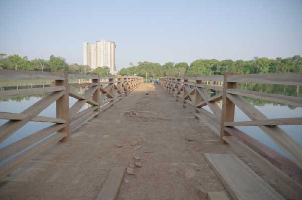 Secretaria de Obras avança em revitalização do Lago Ernani José Machado