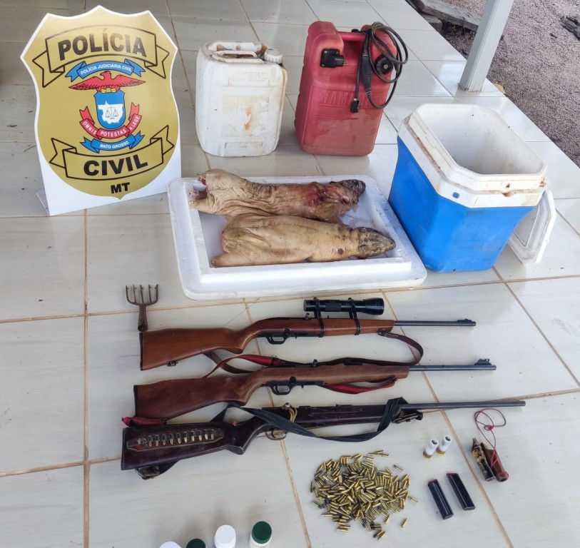 Polícia Civil prende em flagrante três homens com armas de fogo e carnes de animal silvestre