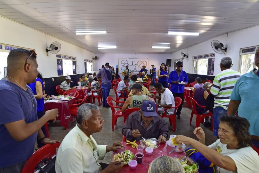 Restaurante Prato Popular tem sorteio e atendimento especial em comemoração ao Dia dos Pais