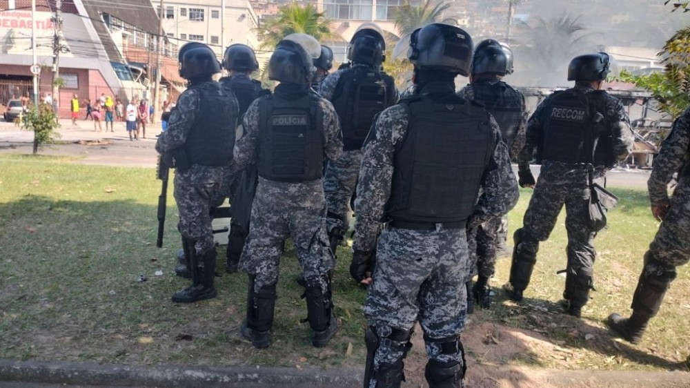 Menina de 5 anos e adolescente são mortos em operação policial no Rio