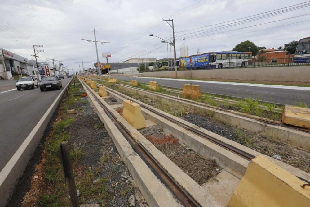 Empresários e vereadores de Várzea Grande recorrem à ALMT por problemas na avenida da FEB