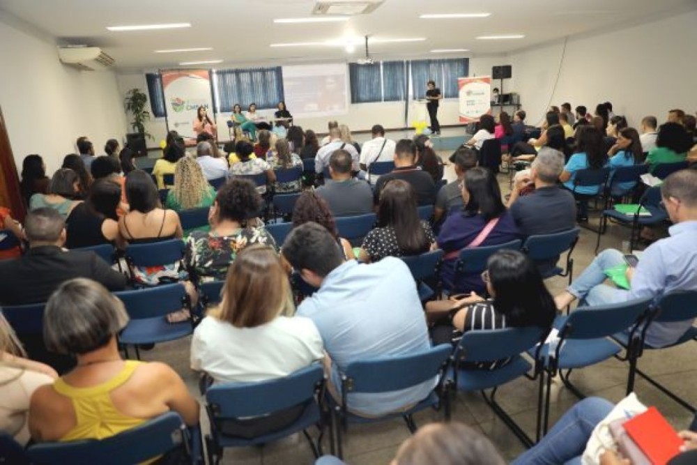 Evento reúne mais de cem representantes de entidades e da sociedade civil organizada para o debate sobre segurança alimentar