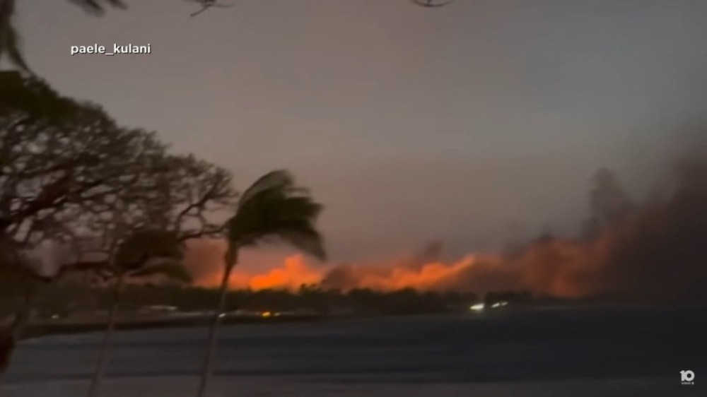 Governador confirma 106 mortes em incêndios florestais no Havaí