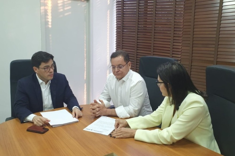 Assembleia apresenta ao PGJ manifesto cobrando transferência de preso