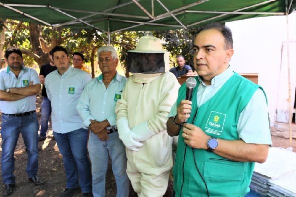 Secretaria de Agricultura, Trabalho e Desenvolvimento Econômico estimula o fortalecimento da Apicultura com entrega de kits a novos produtores