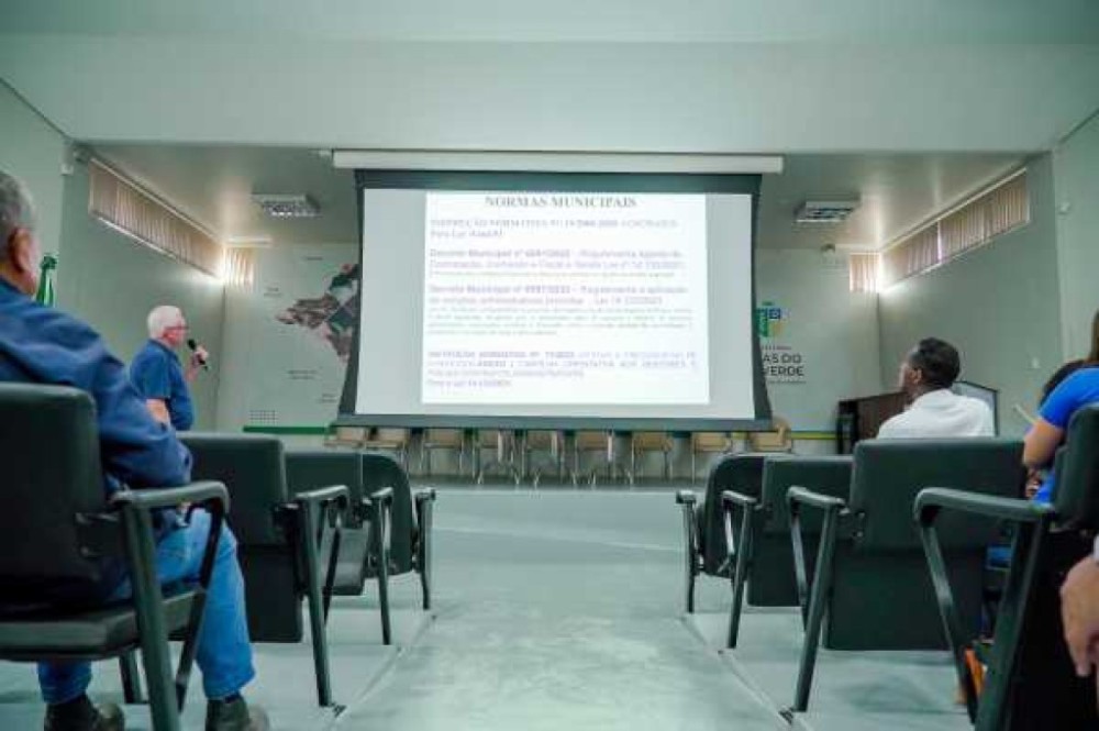 Administração Municipal promove capacitação para fiscais de contratos dos terceirizados