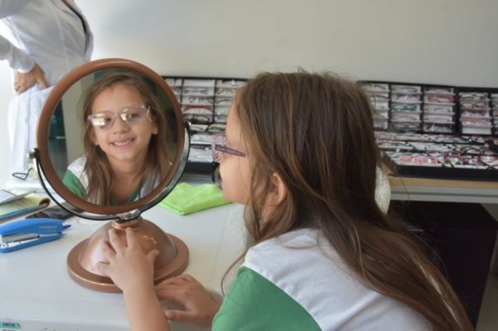 Mais de 300 estudantes já passaram por exames de optometria