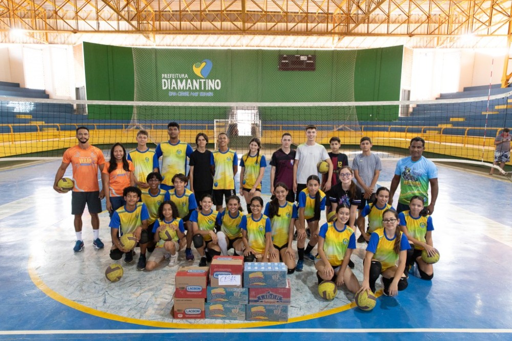 262 alunos das escolinhas de esportes de Diamantino recebem leite arrecadados no XVIII Festival de Férias