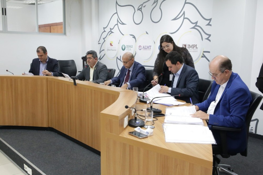 Combate à violência de gênero norteia votos na Comissão de Constituição, Justiça e Redação