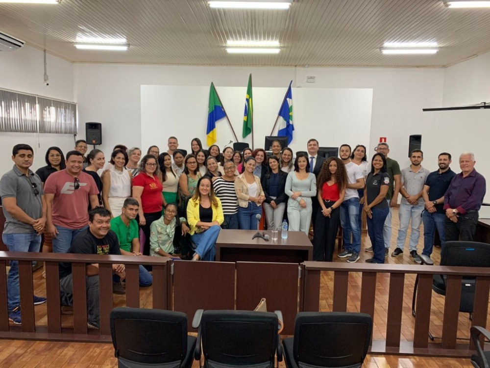 Acadêmicos de Direito da Unemat assistem audiência previdenciária no Fórum de Comodoro