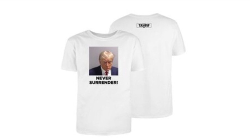 Campanha de Trump vende produtos com foto tirada na cadeia
