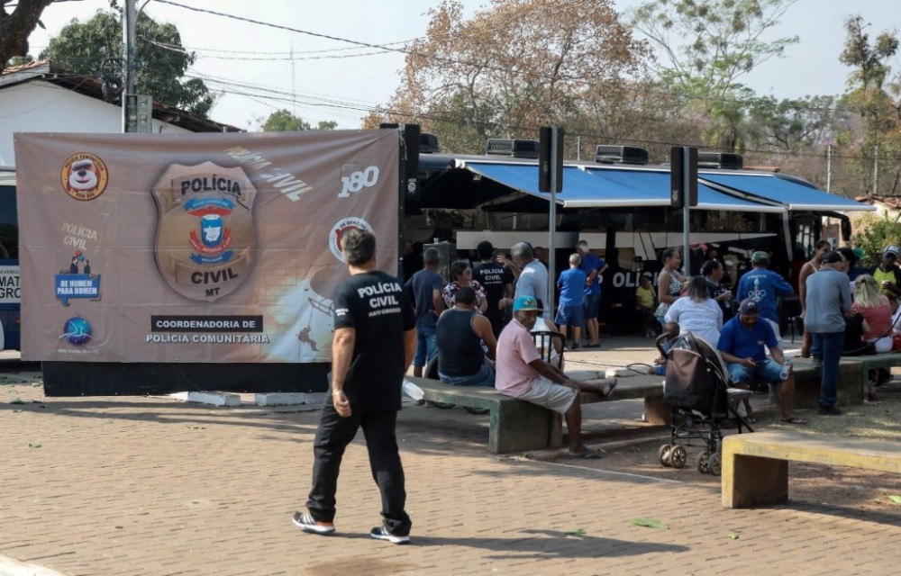 Polícia Civil leva serviços da Delegacia Itinerante a moradores do Distrito da Guia, em Cuiabá