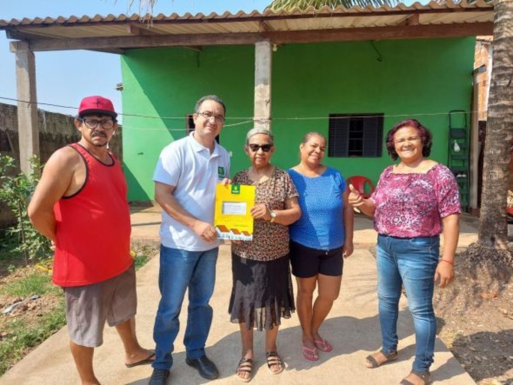 Prefeitura de Cuiabá entrega títulos definitivos de propriedade em oito bairros