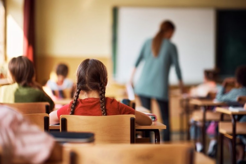 Comissão debate criação do Dia Nacional de Conscientização sobre a Doutrinação nas Escolas