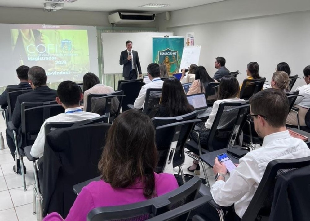Curso de formação: Lídio Modesto apresenta principais sistemas do Judiciário a juízes substitutos