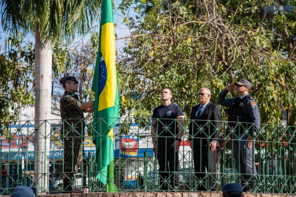 Prefeito abre a Semana da Pátria na Praça Brasil