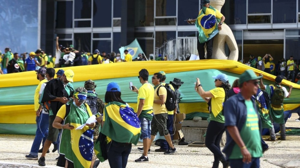 Lesa Pátria: PF cumpre 53 mandados de busca e apreensão em 7 estados